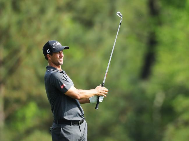 AUGUSTA, GEORGIA - APRIL 08: Adam Scott of Australia plays a shot during a practice round prior to The Masters at Augusta National Golf Club on April 08, 2019 in Augusta, Georgia.   David Cannon/Getty Images/AFP == FOR NEWSPAPERS, INTERNET, TELCOS & TELEVISION USE ONLY ==