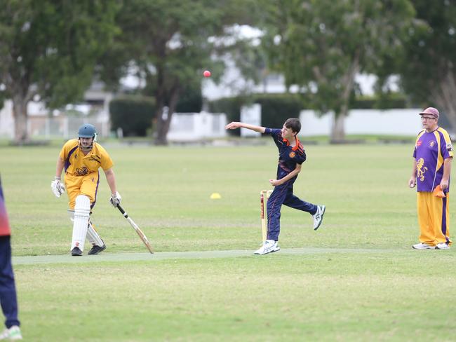 Palm Beach Currumbin (batting) vs. Runaway Bay in the Community Div 3 competition. Noah McQueen. 25 November 2023 Palm Beach Picture by Richard Gosling