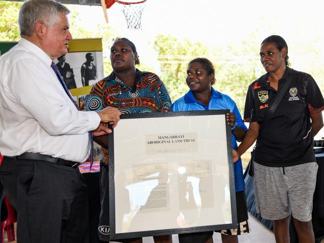 Ken Wyatt and members of the Mangarrayi Aboriginal Land Trust celebrate the handback of Urapunga township and the Old Elsey Homestead site at Mataranka. Picture: Supplied