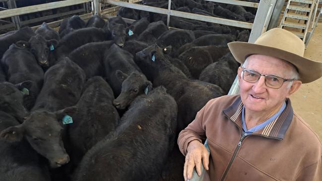 Vendor Bill Hotson pictured at the Wodonga market. Picture: Jenny Kelly