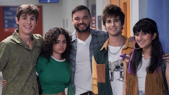 Guy Sebastian to star in his first movie, a Bollywood flick called Hindi Vindi. Guy with Cooper Alexis, Tal Davida, Matthew Swift and Rupanty Akid.