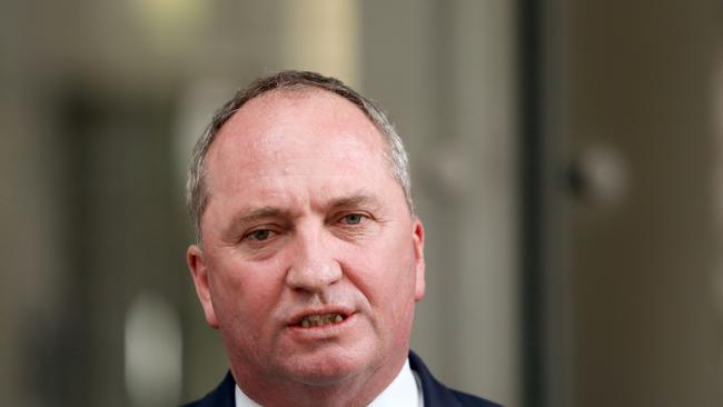 Deputy Prime Minister and Federal Minister for Infrastructure and Transport Barnaby Joyce addresses the media outside the Commonwealth Parliamentary Offices in Sydney on Wednesday, January 31, 2018. (AAP Image/Daniel Munoz) NO ARCHIVING