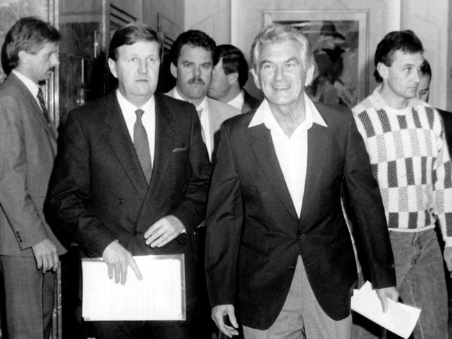 Prime Minister Bob Hawke with NSW Premier Barrie Unsworth had attempted to create national gun regulations but failed.