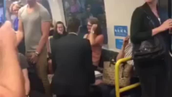 Man proposes to his girlfriend on a packed Melbourne train