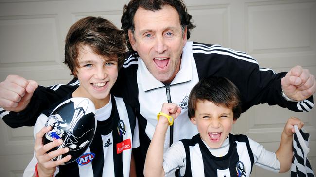 Peter Daicos with his sons Joshua, 11, and Nicholas, 7 in 2010.