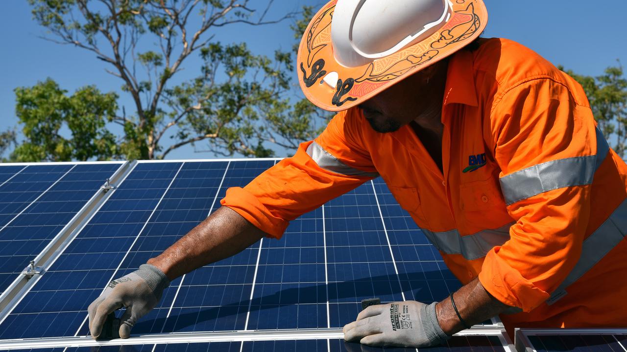 solar-panel-rebate-victoria-business-says-government-plan-costing-jobs