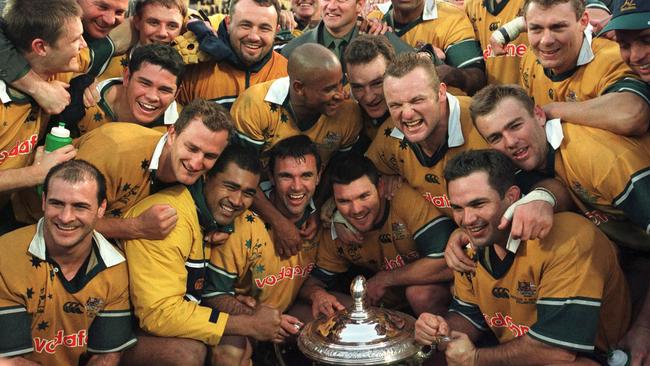 Yeah, the boys! The dominant Wallabies after their epic 2000 Bledisloe Cup win. Picture: Getty Images