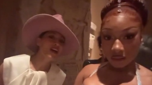 Inside with Tracee Ellis Ross (left) who told her: “Put your phone away.”