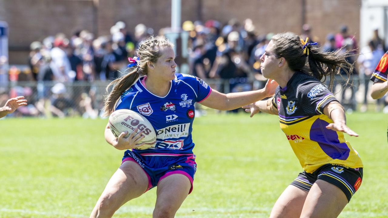 Paige Edwards for Newtown and Tara Reinke for Gatton. TRL Womens open final Gatton vs Newtown. Thursday, September 15, 2022. Picture: Nev Madsen.