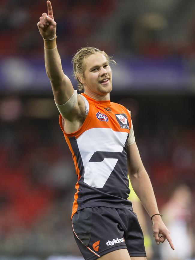 Harry Himmelberg celebrates a goal.