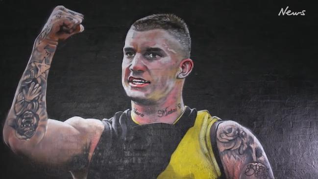 Artist paints incredible 'Dusty' mural following Brownlow win