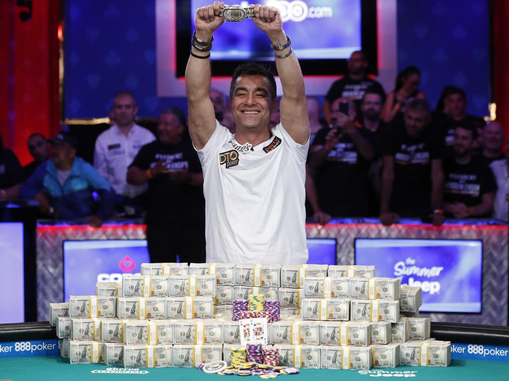 Hossein Ensan poses with the bracelet after winning the World Series of Poker main event. (AP Photo/John Locher)