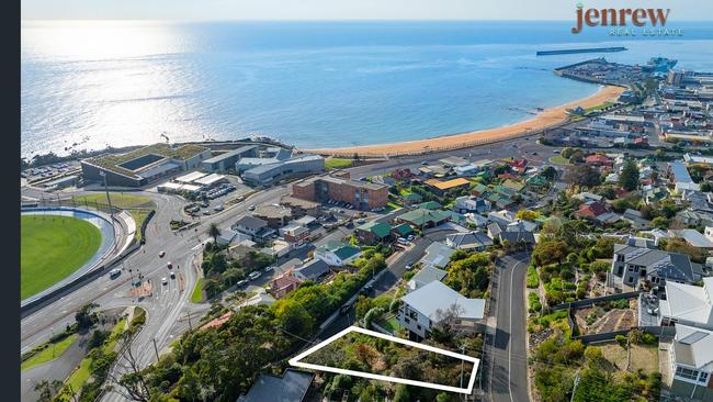 27 Regent Street, Burnie, Tas 7320. Picture: Jenrew Real Estate