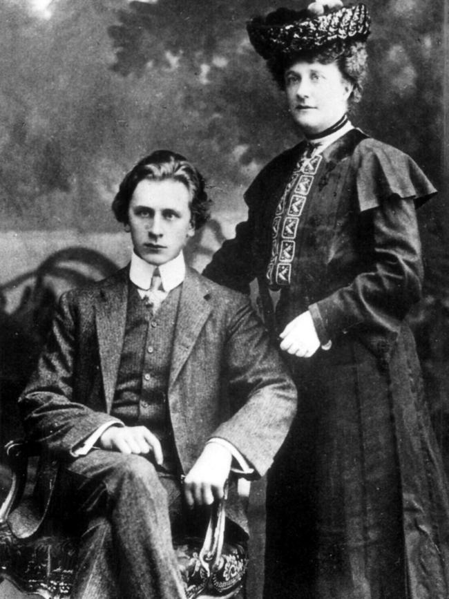 Percy Grainger with mother Rose in a 1903 photo at Talma Studios in Sydney.