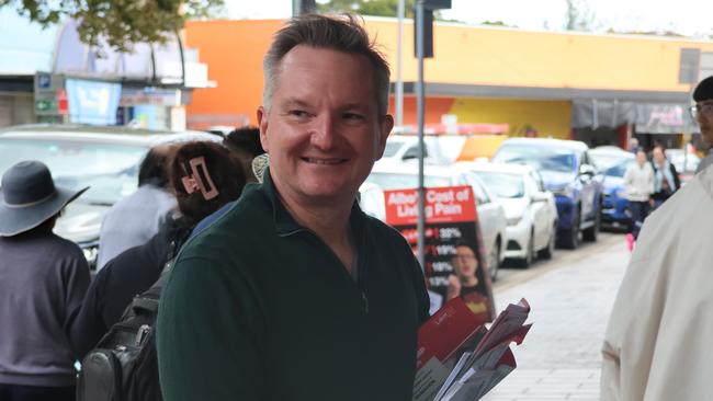 Energy Minister Chris Bowen on the hustings in southwest Sydney on Thursday. Picture: Alexi Demetriadi
