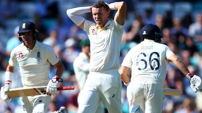 Peter Siddle had a day to forget after beating Mitch Starc to the final pace bowler’s spot.