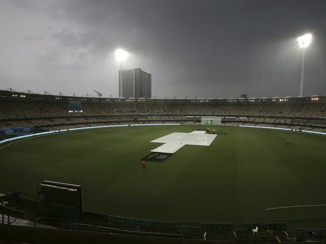 ‘Cyclonic’ storm hits Brisbane | The Courier Mail