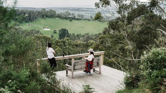 The Ridge House in Yarragon is an idyllic country retreat.