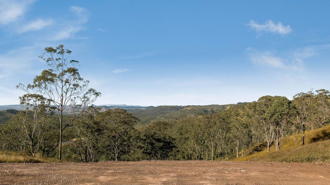 Set upon a scenic ridge, high up in Blue Mountain Heights, Keira View Estate is quickly developing as a destination street in Blue Mountain Heights. Lot 10, formally known as 17 Keira Court in Blue Mountain Heights is the fourth block on the right hand side.