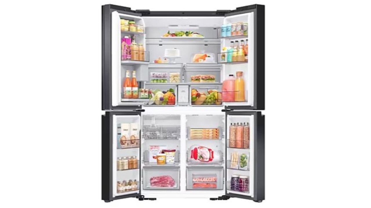 Save a huge $500 on the amazing 636L AI Family Hub French Door Refrigerator. Picture: Samsung