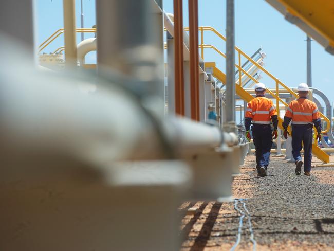 How many locals will Arrow’s $10B gas project employ?