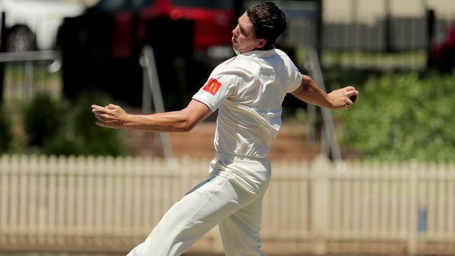 Nicholas Toohey of Gordon bowls during round 4 of the NSW Premier Grade cricket match between UTS North Sydney Bears and Gordon at Chatswood Oval on October 29, 2022 in Chatswood. (Photo by Jeremy Ng/Newscorp Australia)