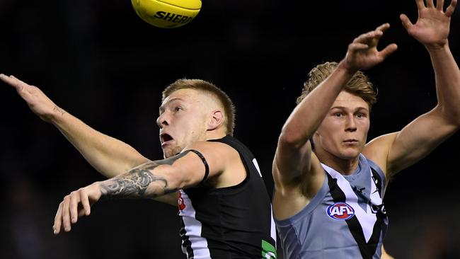 Jordan de Goey and Xavier Duursma compete during a clash last year. Picture: AAP Image/Julian Smith