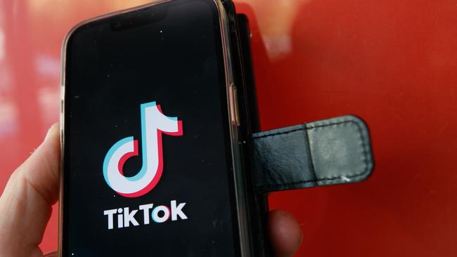 The research looked into both TikTok and YouTube. Picture: NCA NewsWire / Tim Pascoe