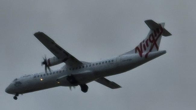 Snap of a plane passing overhead using 30X zoom