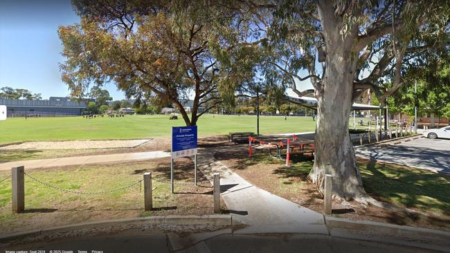 A South Australian cricketer has died on the pitch at Concordia College Oval.