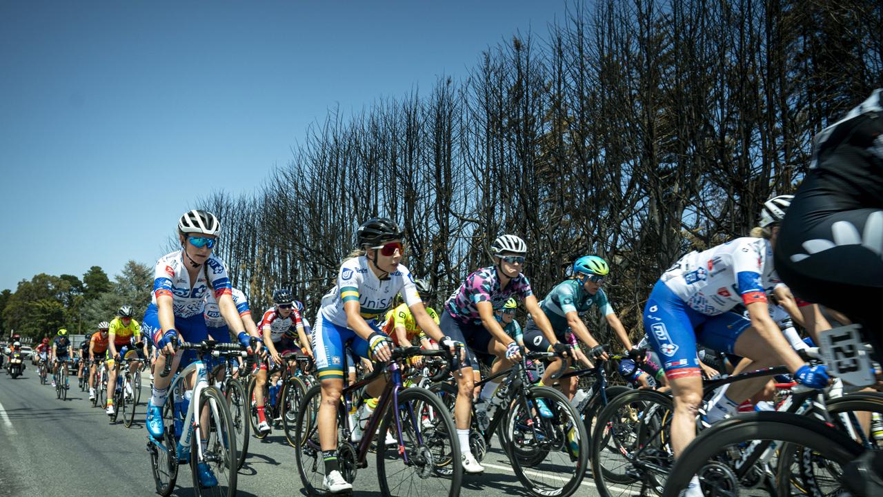 The Women's Tour Down Under rides through Woodside. Picture: AAP/Mike Burton.