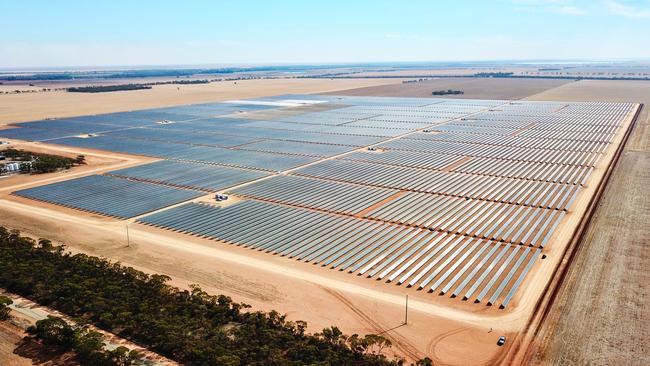 The Allan Government is rushing to rollout more solar farms across Western Victoria, while cutting what households can earn feeding rooftop solar into the grid as daytime power prices crash.