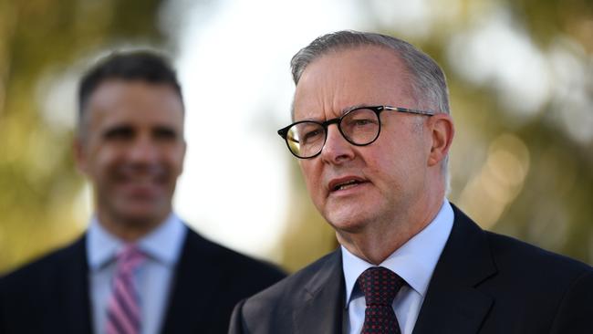 ADELAIDE, AUSTRALIA - NewsWire Photos APRIL 8, 2022: The Leader of the Australian Labor Party, Anthony Albanese, in Adelaide, with the Premier of South Australia, Peter Malinauskas, (left). They are pictured at Pinky Flat.  Picture: NCA NewsWire / Naomi Jellicoe