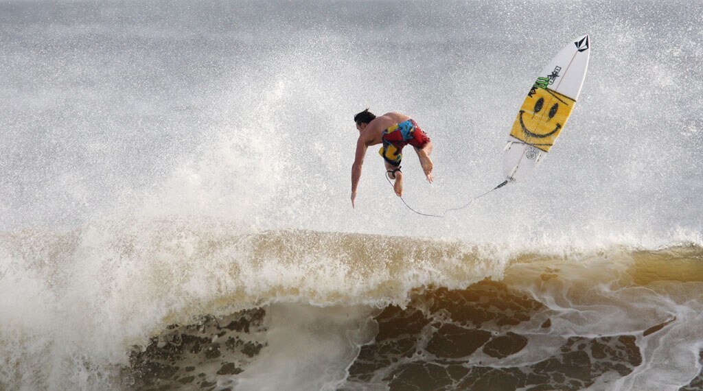 Alexandra Headland gets good lefts and rights for longboarders and shortbaorders alike. Picture: Nicholas Falconer