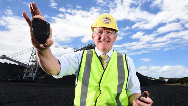 Queensland Resources Council chief executive Ian Macfarlane says there is a growing incentiv­e for competitive power to supply energy-intensive industries under higher renewable targets. Picture: AAP 