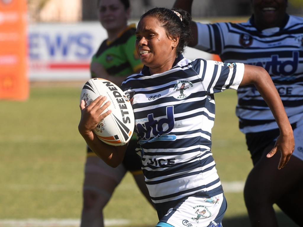 Darwin Brothers’ Calista Boyd running in a try in the 2022 NRL NT major semi final. Picture: (A)manda Parkinson