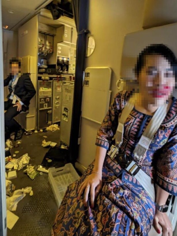 Singapore Airlines SQ321 experienced severe turbulence. Picture: Twitter