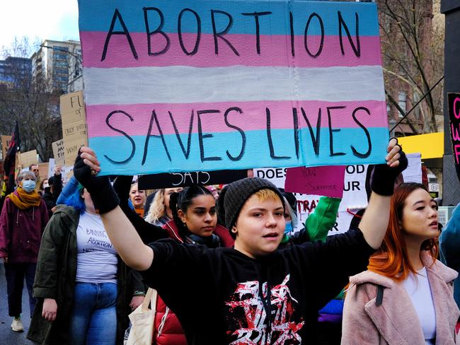 MELBOURNE, AUSTRALIA - NewsWire Photos JULY 9, 2022: People are seen rallying in Melbourne  to defend abortion rights.Picture: NCA NewsWire / Luis Enrique Ascui