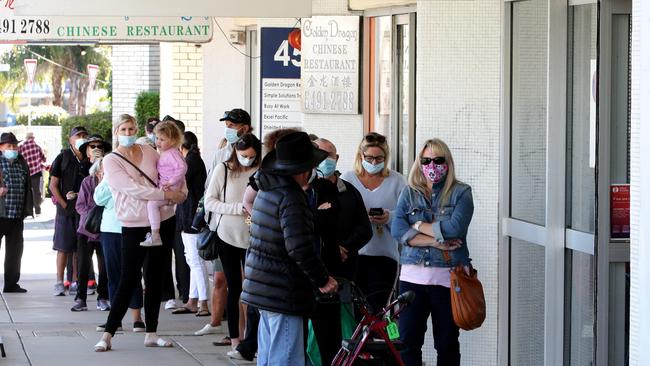 Authorities are warning lengthy lines will be happening either side of the border for the next few weeks. Picture: Steve Pohlner