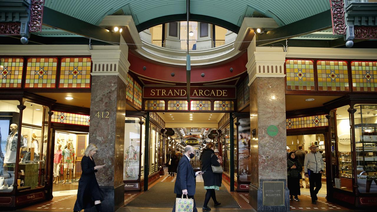 Consumers may soon struggle to find savings rates starting with a five. Picture: NewsWire / John Appleyard