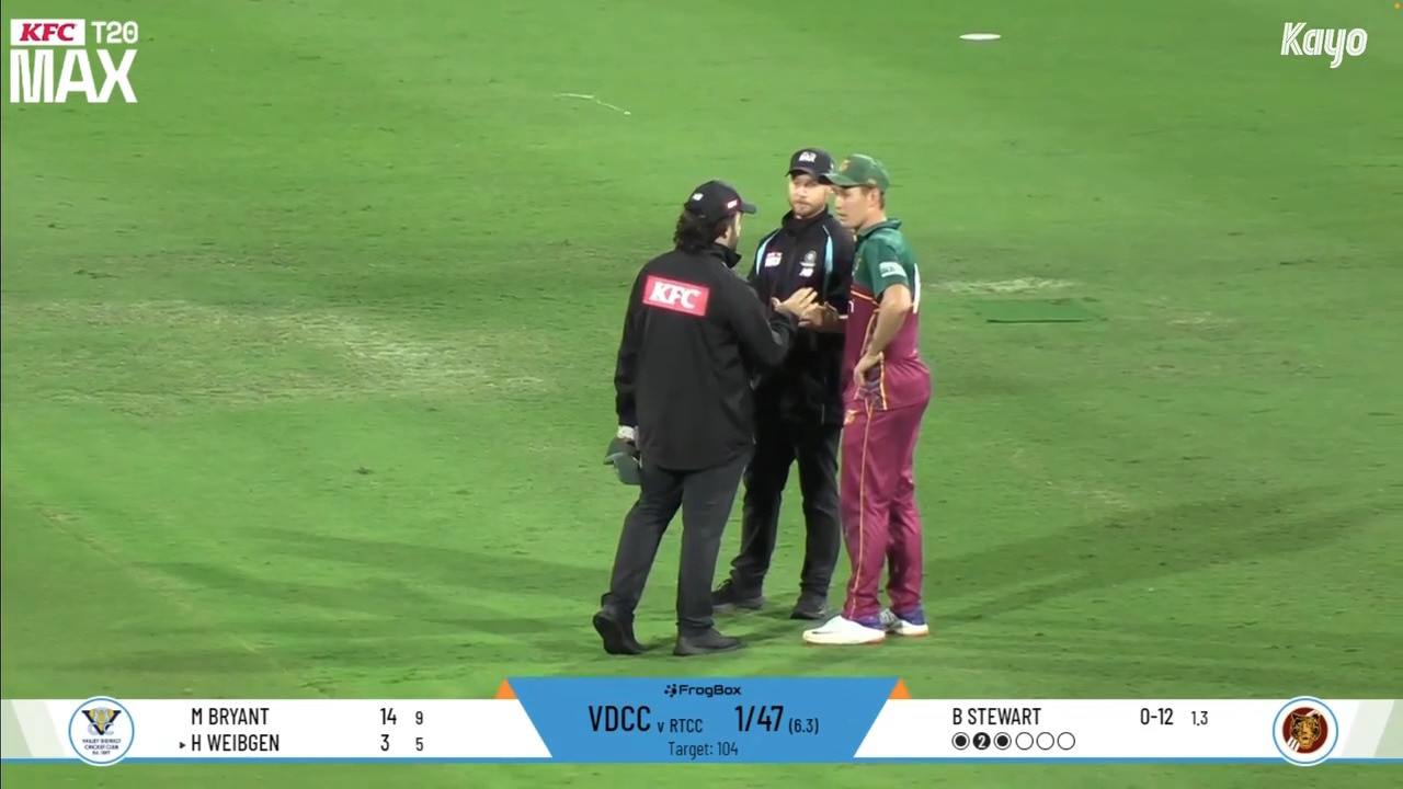 Marnus Labuschagne remonstrating with umpires