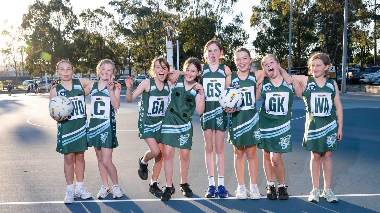Geelong Amateurs Diamonds under-11 netball team pull their funniest faces.