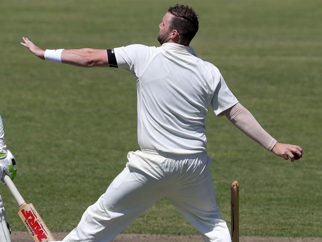 Thomas McQuinn of Croydon bowling during the VSDCA cricket match between Preston and Croydon played at Preston City Oval on Saturday 17th Nov, 2018.