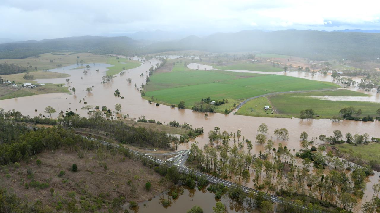 Bells Bridge 2013 aerial flood pictures of Gympie. Photo Craig Warhurst / The Gympie Times