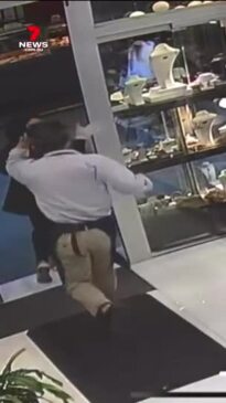 Daylight jewellery store robbery in Adelaide