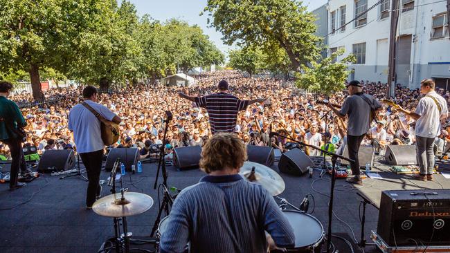 DMAs with more lovers than haters at Laneway Festival, Footscray, 2016