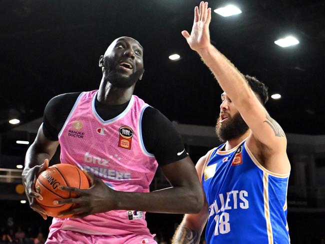 Bullets’ Tohi Smith-Milner kept high-profile Breakers import Tacko Fall quiet. Picture: Getty Images