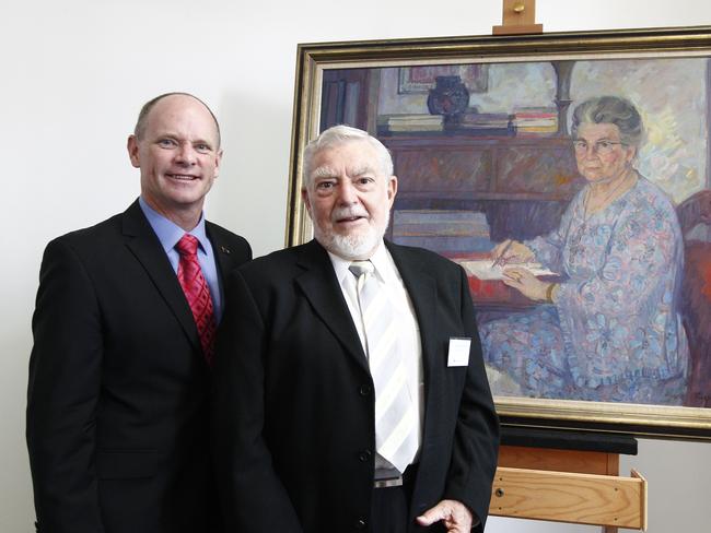 Then premier Campbell Newman (left) with Dr David Cilento and a painting of his mother at the announcement of the naming of Lady Cilento Children’s Hospital.