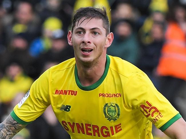 (FILES) This file photo taken on January 13, 2019 shows Nantes' Argentinian forward Emiliano Sala during the French L1 football match between Nantes and Rennes at La Beaujoire stadium in Nantes. - Cardiff striker Emiliano Sala was on board of a missing plane that vanished from radar off Alderney in the Channel Islands according to  French police sources on January 22, 2019. (Photo by LOIC VENANCE / AFP)