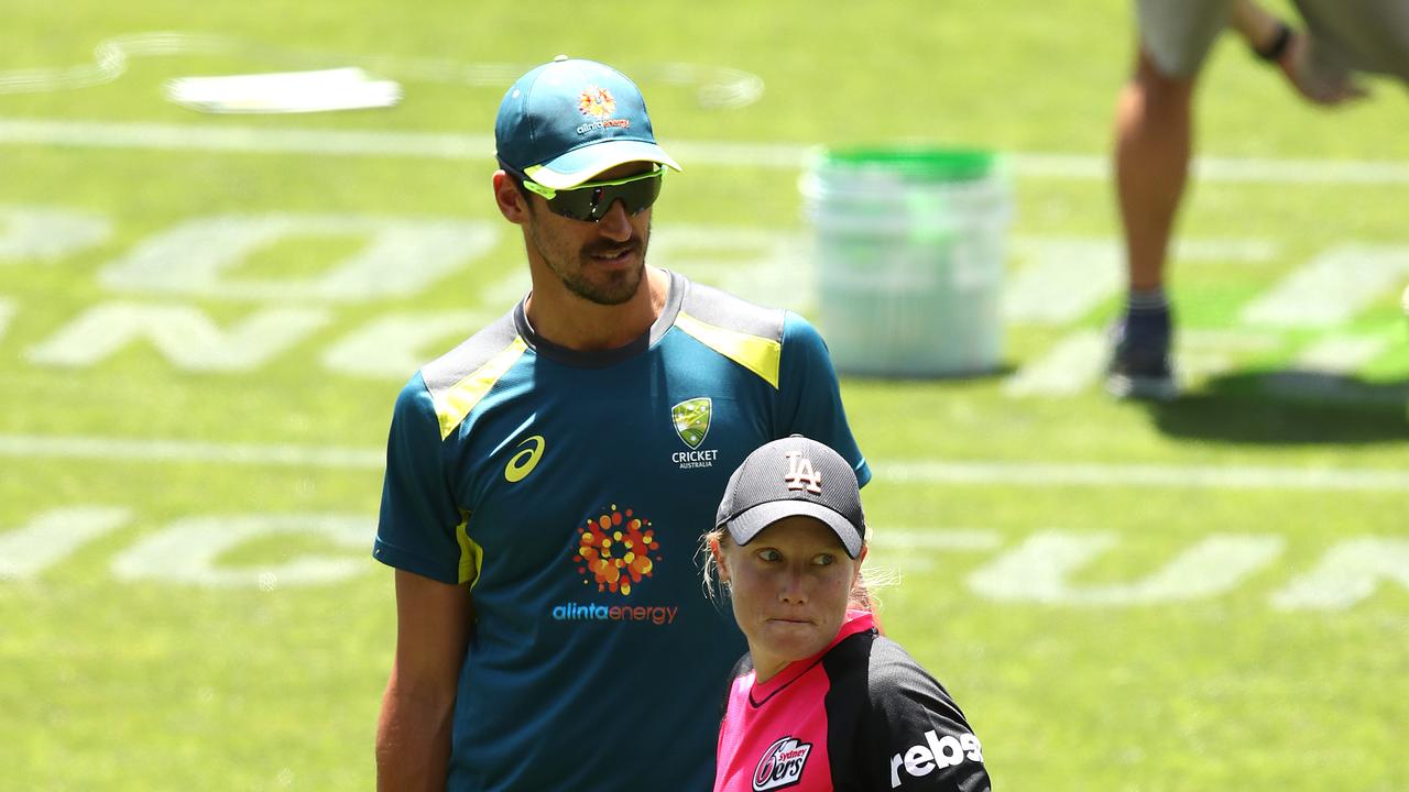 Healy has defended her husband Mitchell Starc in the face of strong criticism.